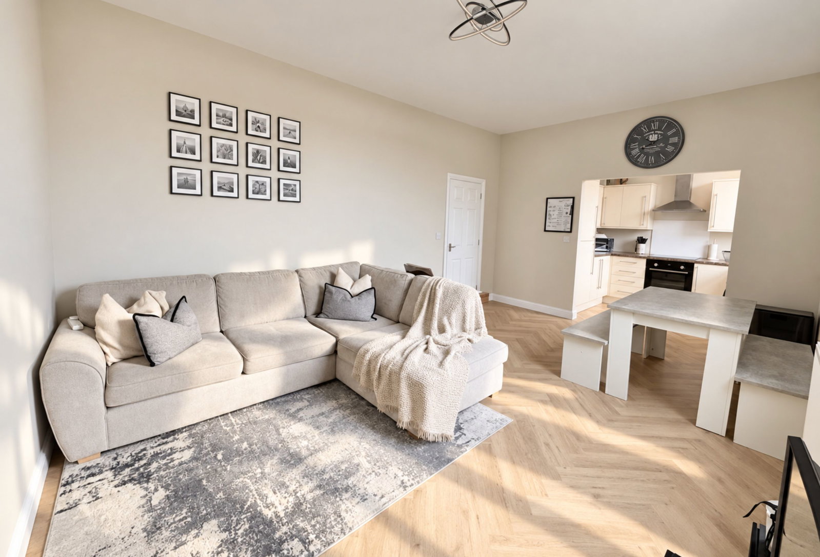 Apartment for sale in Milton Keynes, Newport Road, New Bradwell, Milton Keynes, MK13 0AL