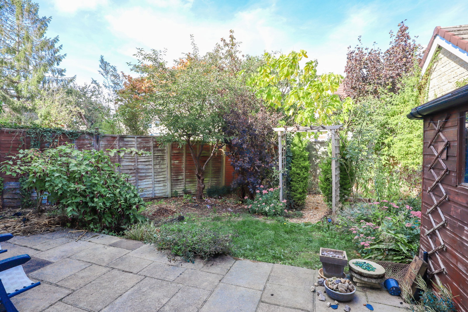 Semi Detached House for sale in Calne, Springfield Drive, Calne
