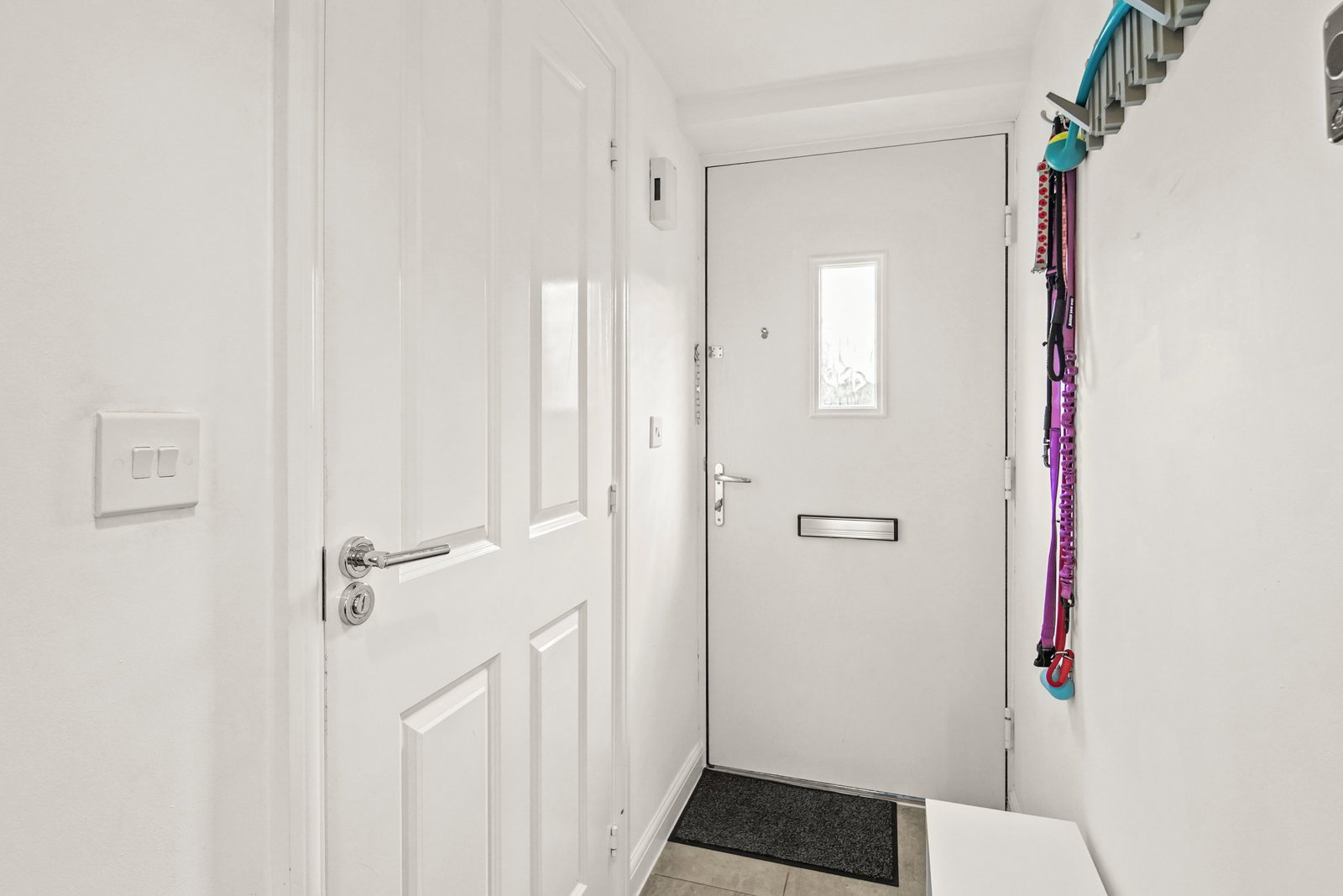 Terraced House for sale in Milton Keynes, Barrosa Way, Whitehouse, Milton Keynes, Buckinghamshire, MK8 1DS, 979 m²