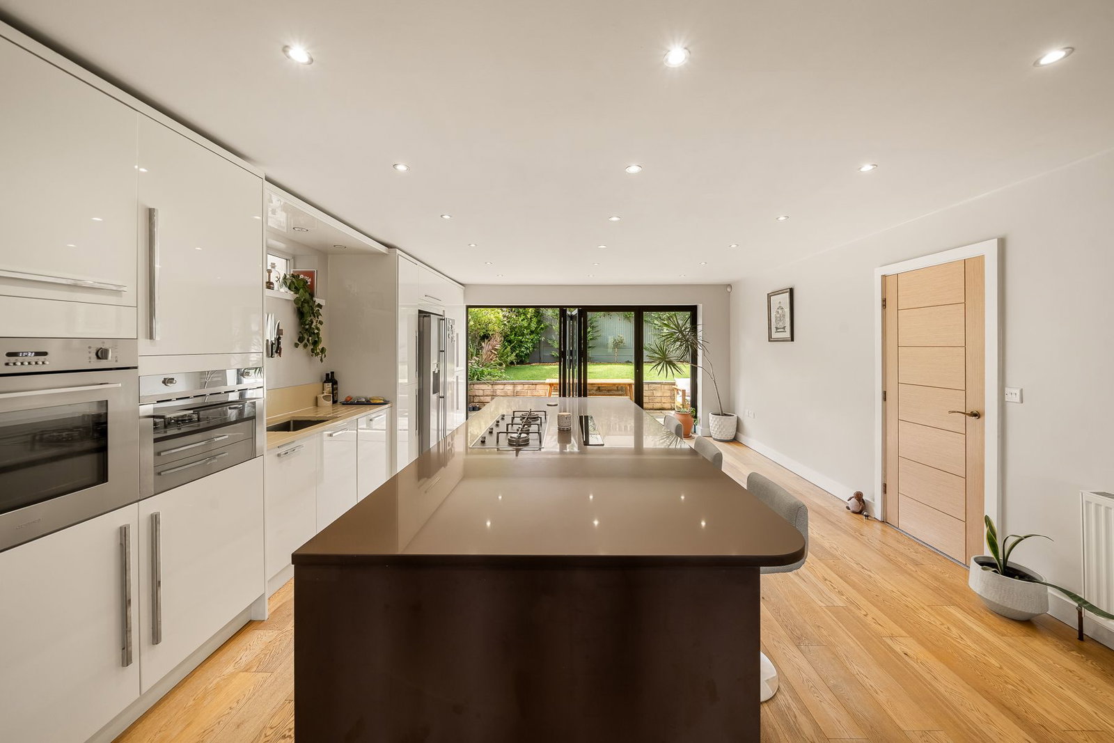 Detached House for sale in Huddersfield, Greenhead Avenue, Huddersfield, HD5