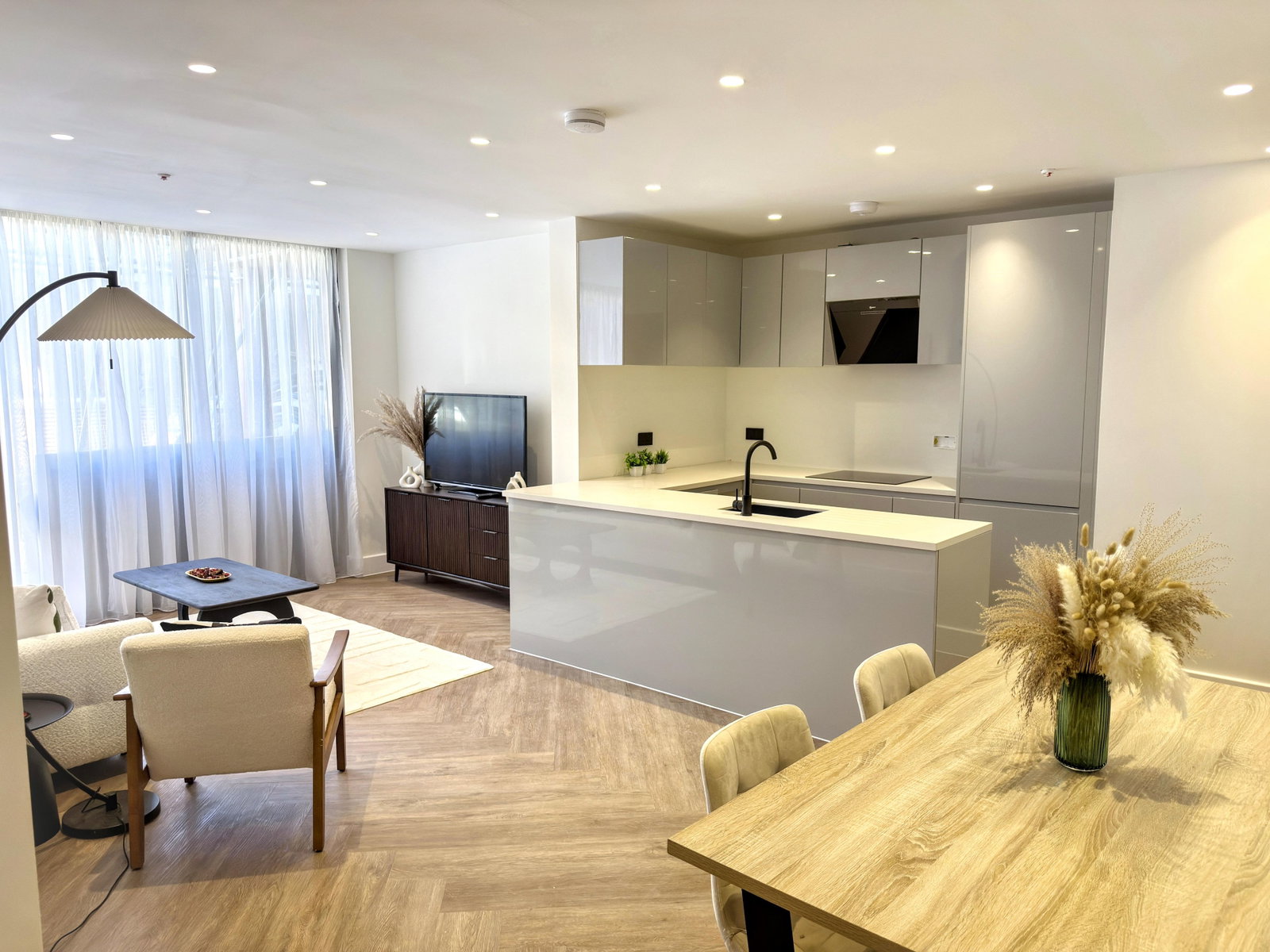 Apartment for sale in Wembley, 2 Forty Lane, Wembley, HA9 9EB, 560 m²