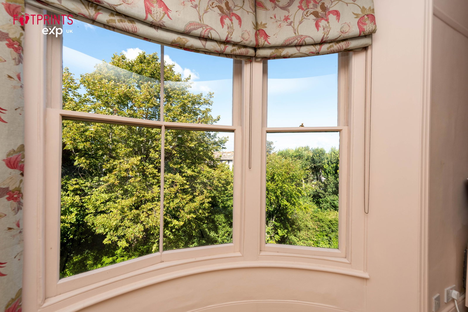 Semi Detached House for sale in Ramsgate, Vale Square, Ramsgate, CT11 9DA
