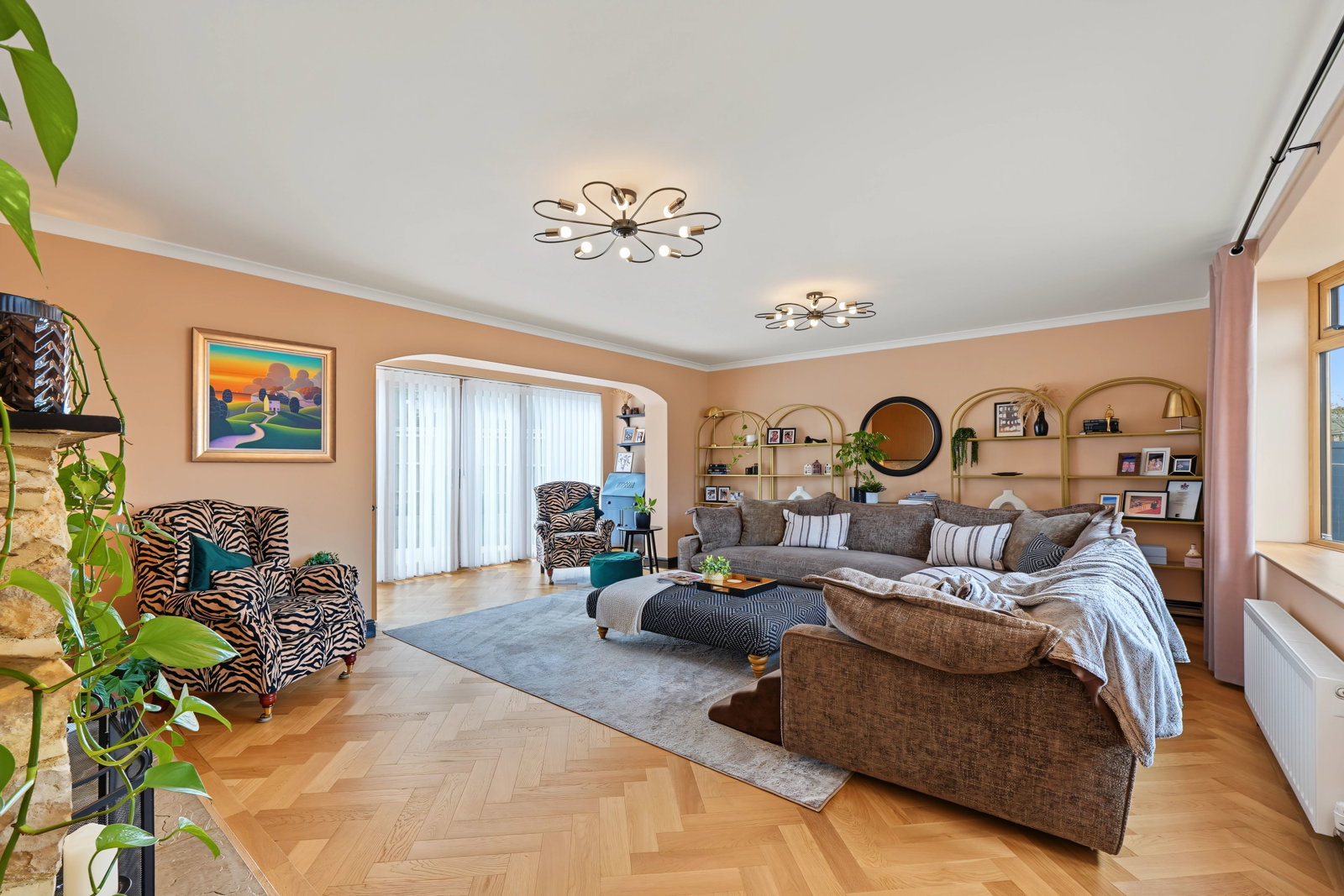 Detached House for sale in Chatham, Mill Lane, Blue Bell Hill, ME5 9RB, 1980 m²