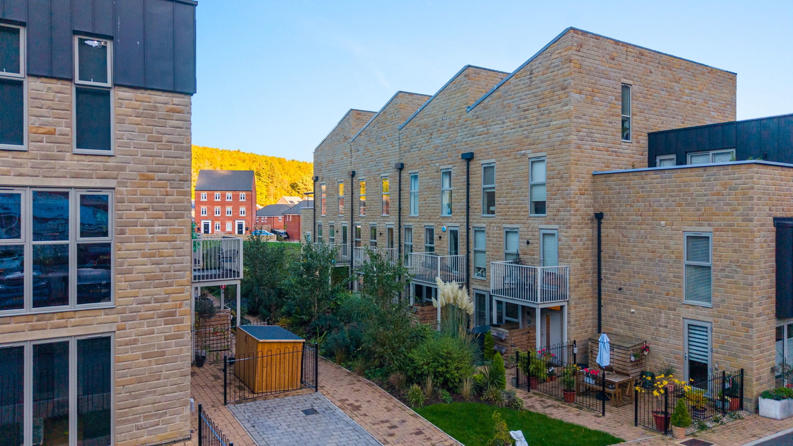 Town House for sale in Sheffield, Old Mill Lane, Oughtibridge Valley, S35 0LB, 1000 m²
