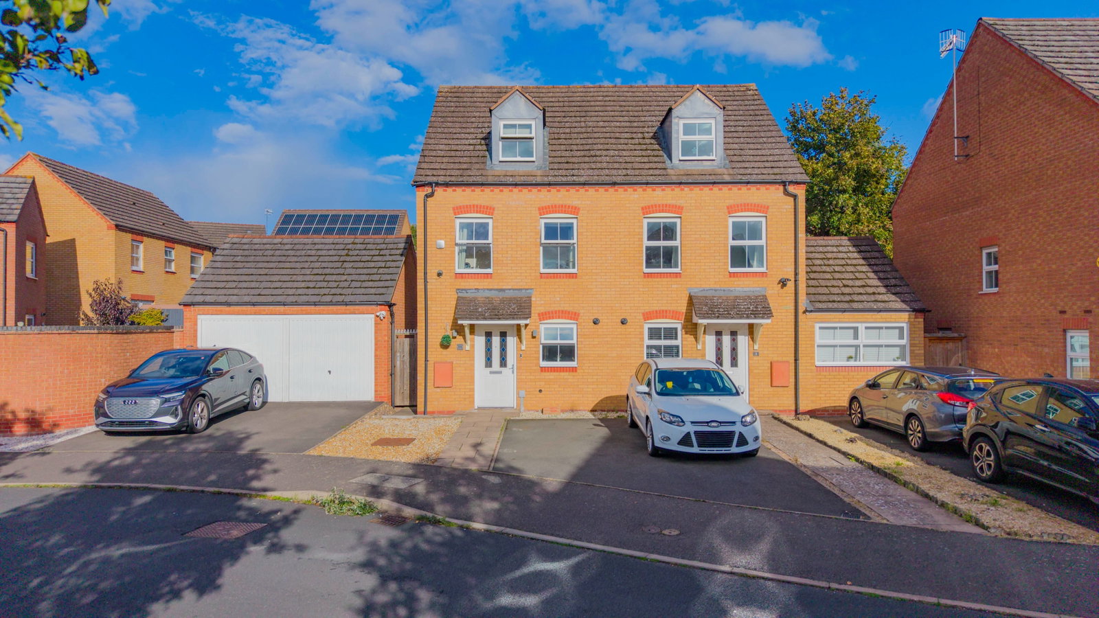 Semi Detached House for sale in Stourbridge, Cowdrey Close, Amblecote, Stourbridge, DY8 4AY