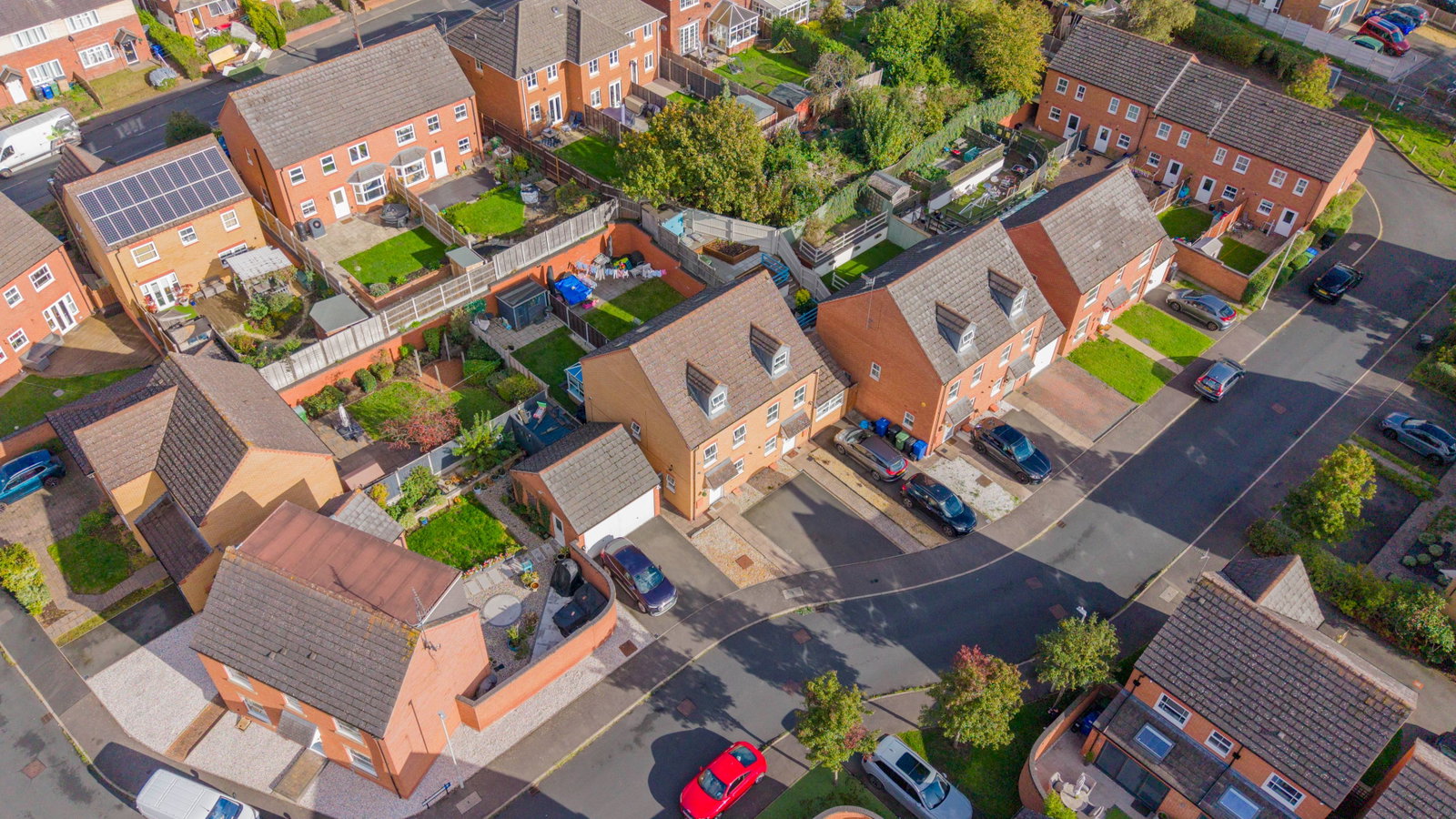 Semi Detached House for sale in Stourbridge, Cowdrey Close, Amblecote, Stourbridge, DY8 4AY