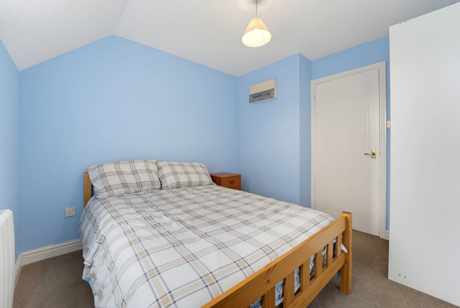 Flat for sale in Reading, Rembrandt Way, Reading, RG1, 470 m²