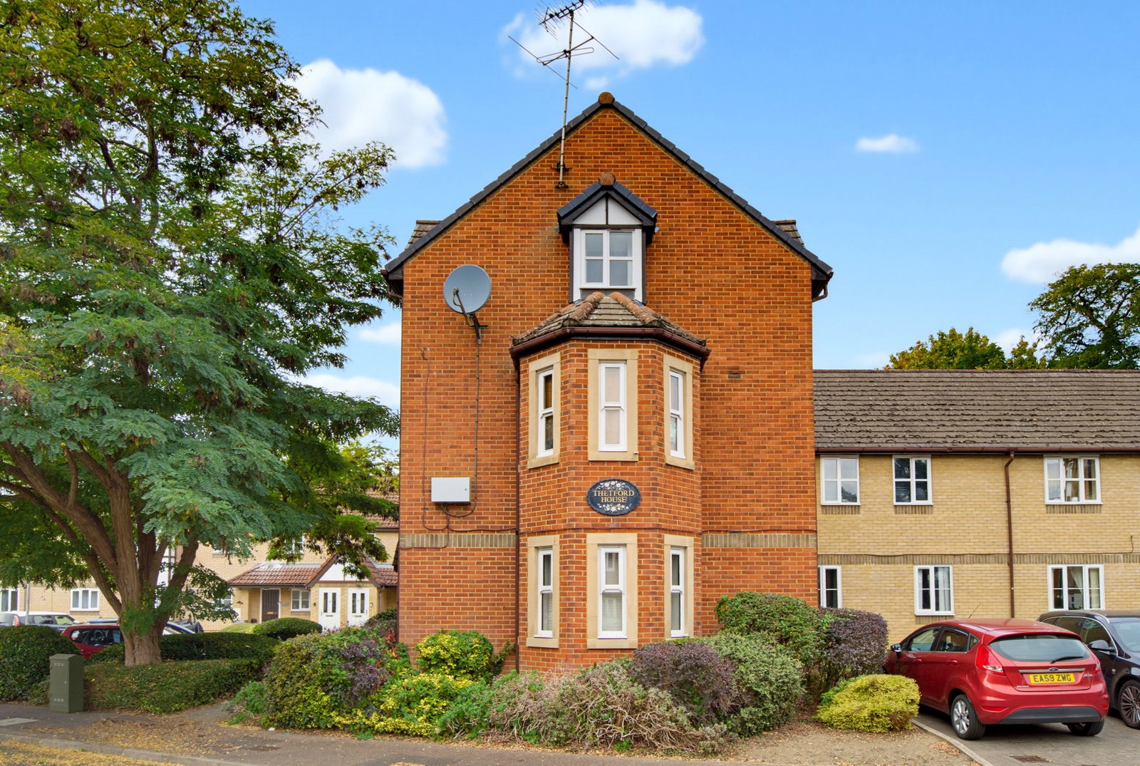 Flat for sale in Reading, Rembrandt Way, Reading, RG1, 470 m²