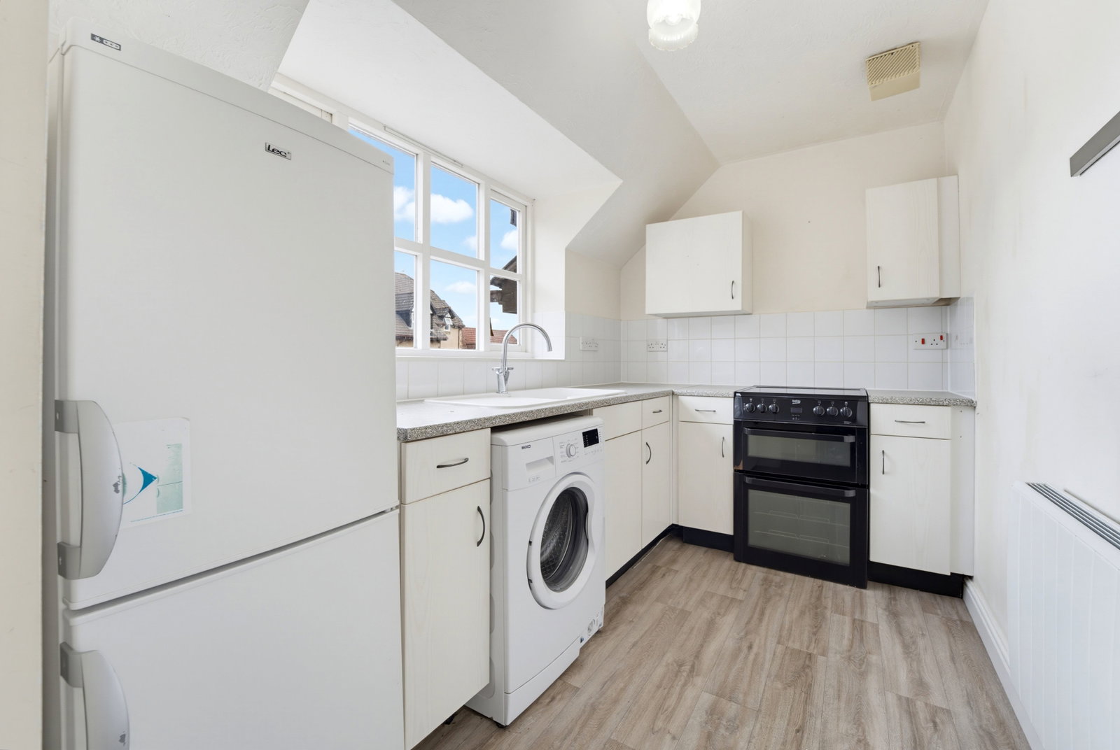 Flat for sale in Reading, Rembrandt Way, Reading, RG1, 470 m²