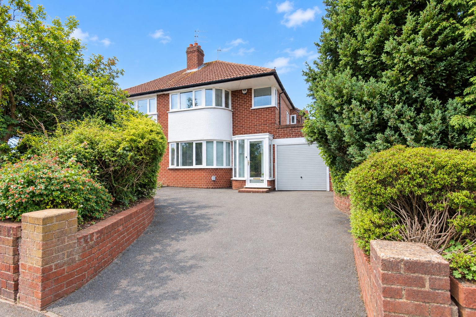 Semi Detached House for sale in Birmingham, Dwellings Lane, Quinton, Birmingham, B32 1RJ