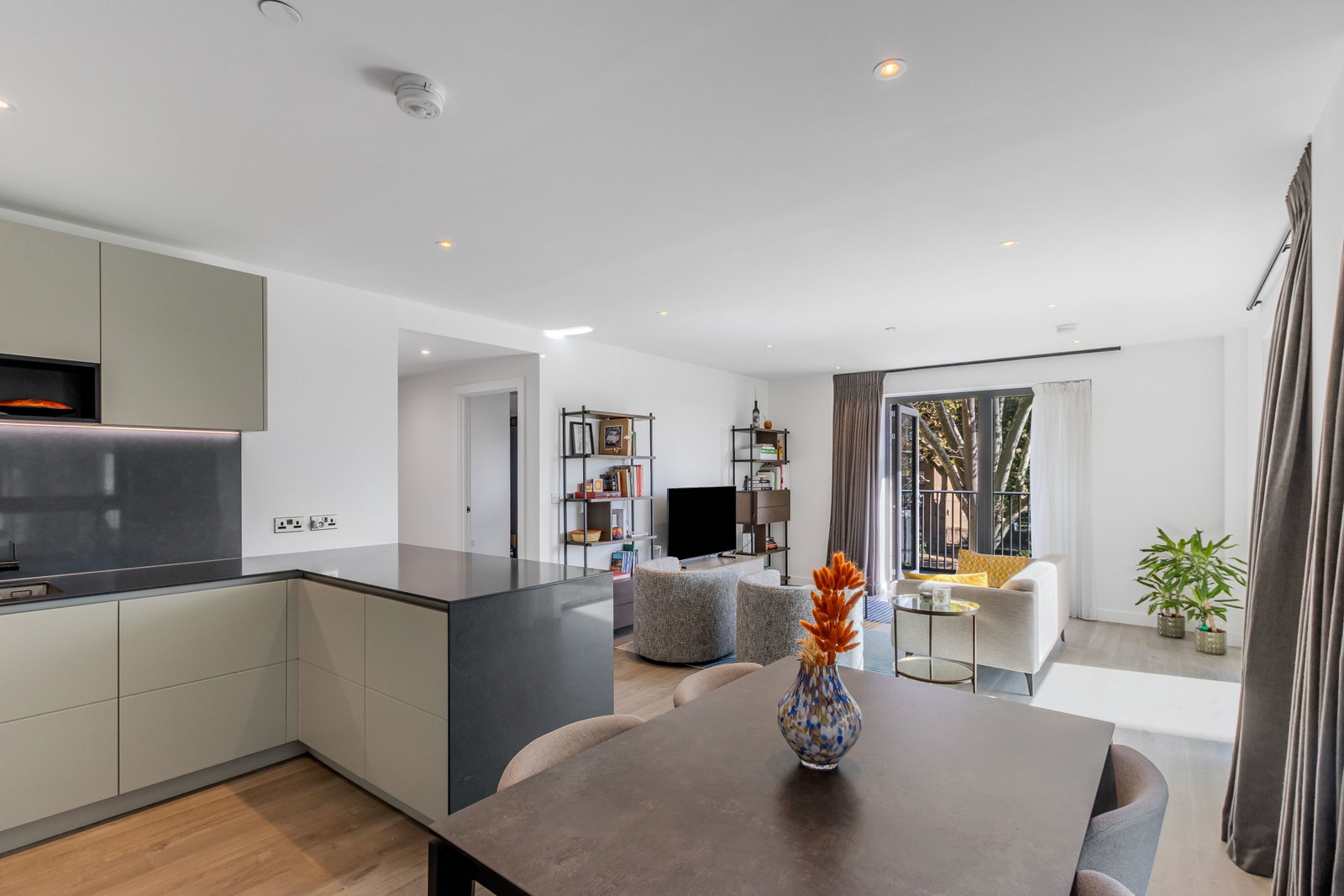Flat for sale in London, Azure Appartments, Woodberry Down, N4