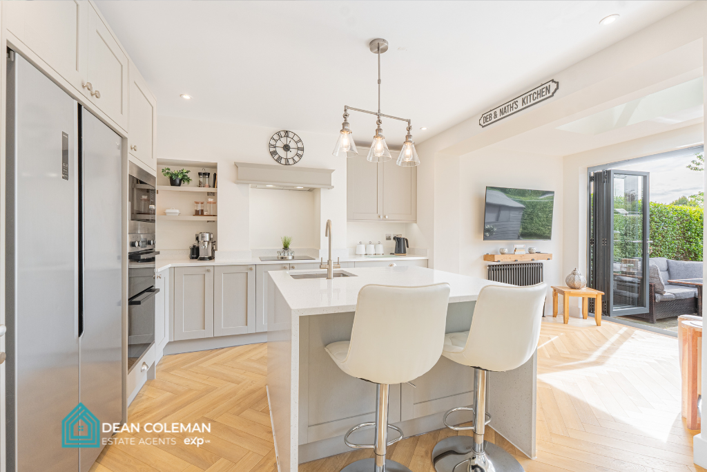 Semi Detached House for sale in Birmingham, New Inns Lane, Rubery, Rednal, B45 9TS, 1127 m²