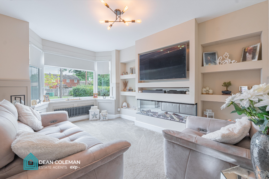 Semi Detached House for sale in Birmingham, New Inns Lane, Rubery, Rednal, B45 9TS, 1127 m²