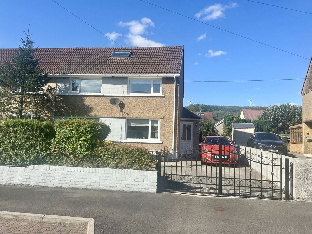 Semi Detached House for sale in Neath, Ynys Cadwyn, Glynneath, Neath, SA11 5HN