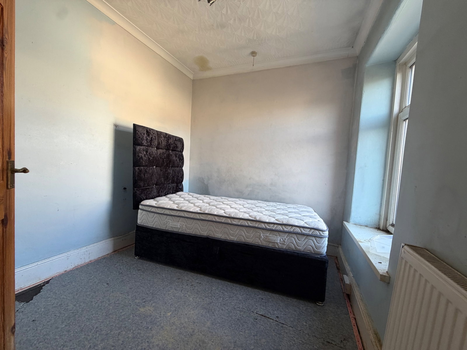 Terraced House for sale in Blackwood, Lewis Street, Blackwood, NP12 1PX