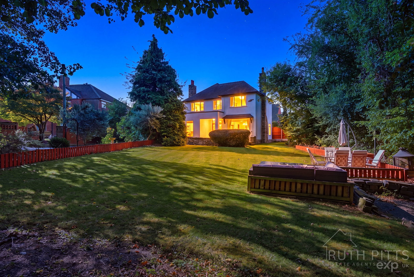Detached House for sale in Wakefield, Woodland Road, Wakefield, WF2