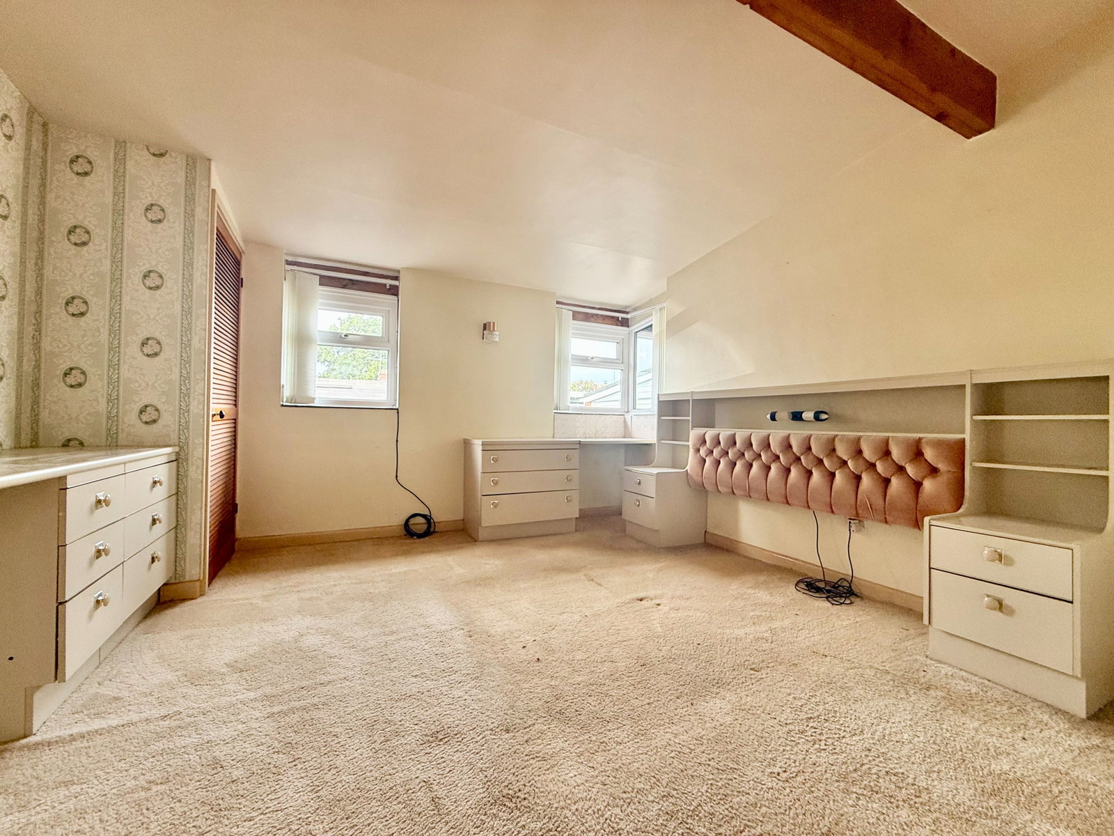 End Of Terrace House for sale in Gloucester, Muzzle Patch, Tibberton, GL2, 1154 m²