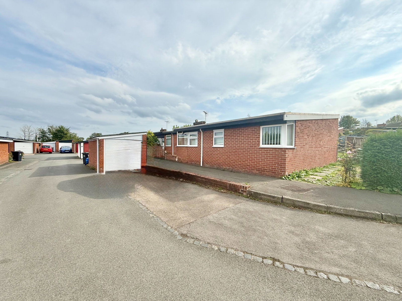 End Of Terrace House for sale in Gloucester, Muzzle Patch, Tibberton, GL2, 1154 m²