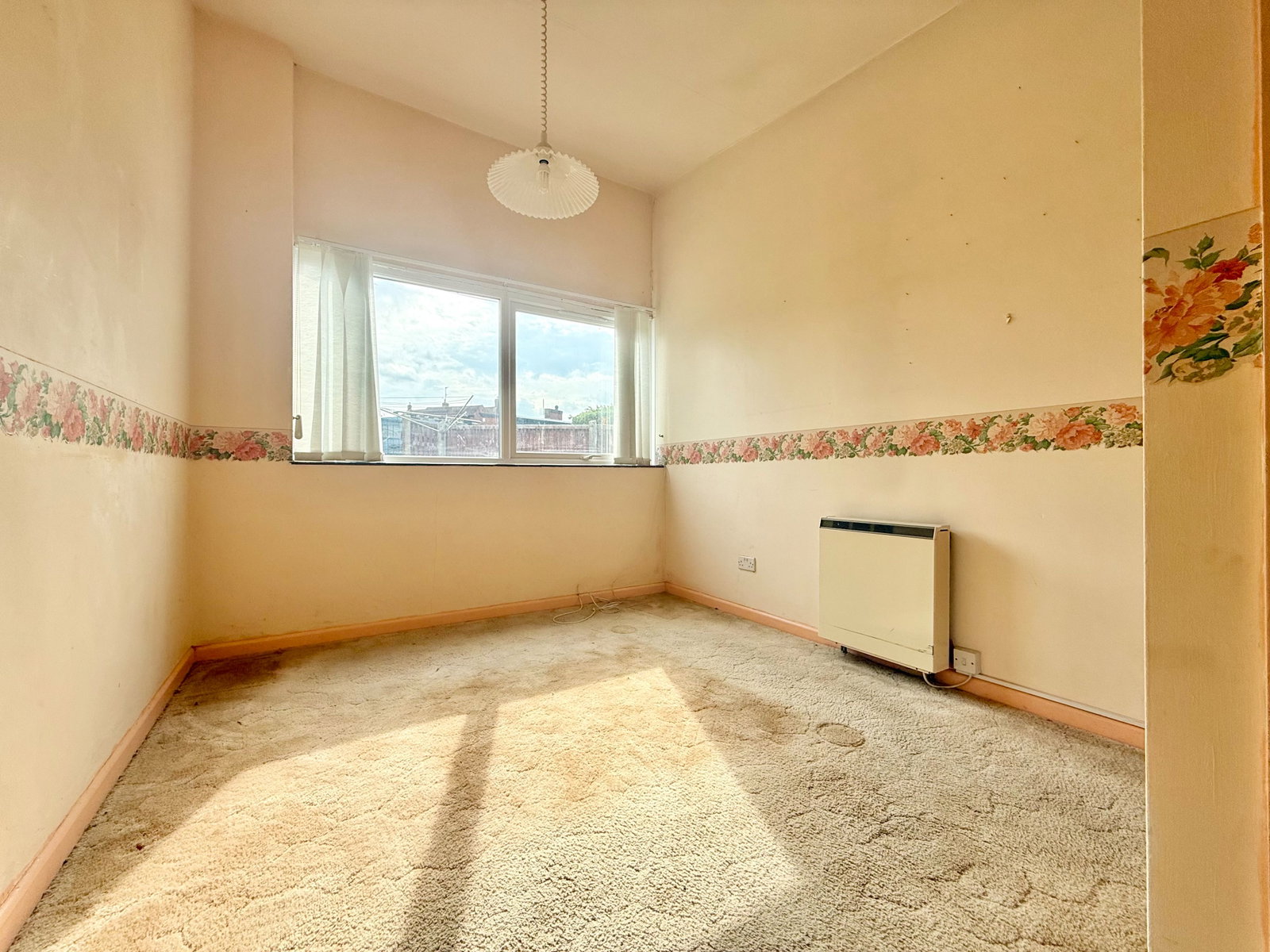 End Of Terrace House for sale in Gloucester, Muzzle Patch, Tibberton, GL2, 1154 m²