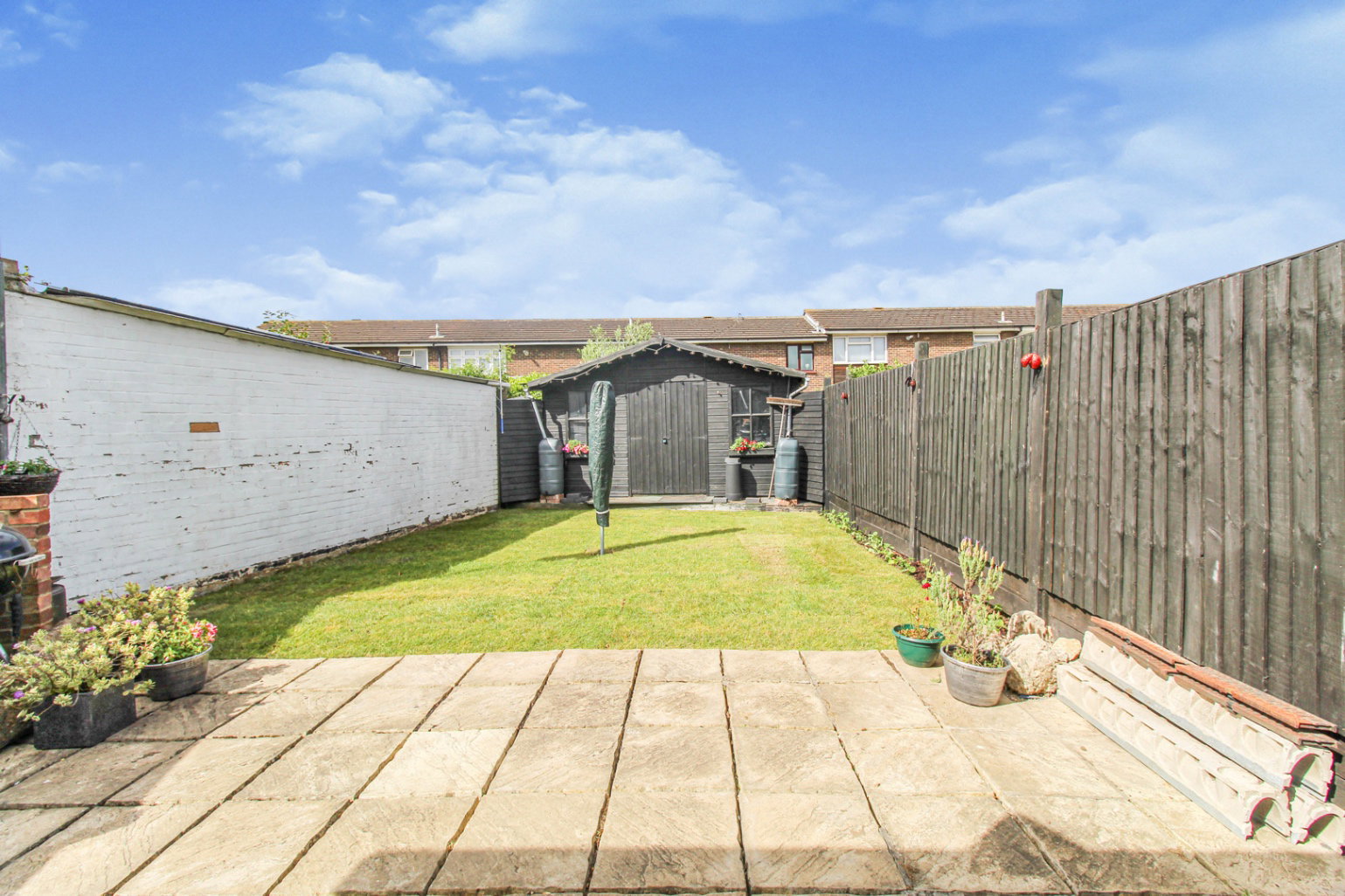 Semi Detached House for sale in Stanford-le-hope, Cloisters, Stanford Le Hope SS17 7EG