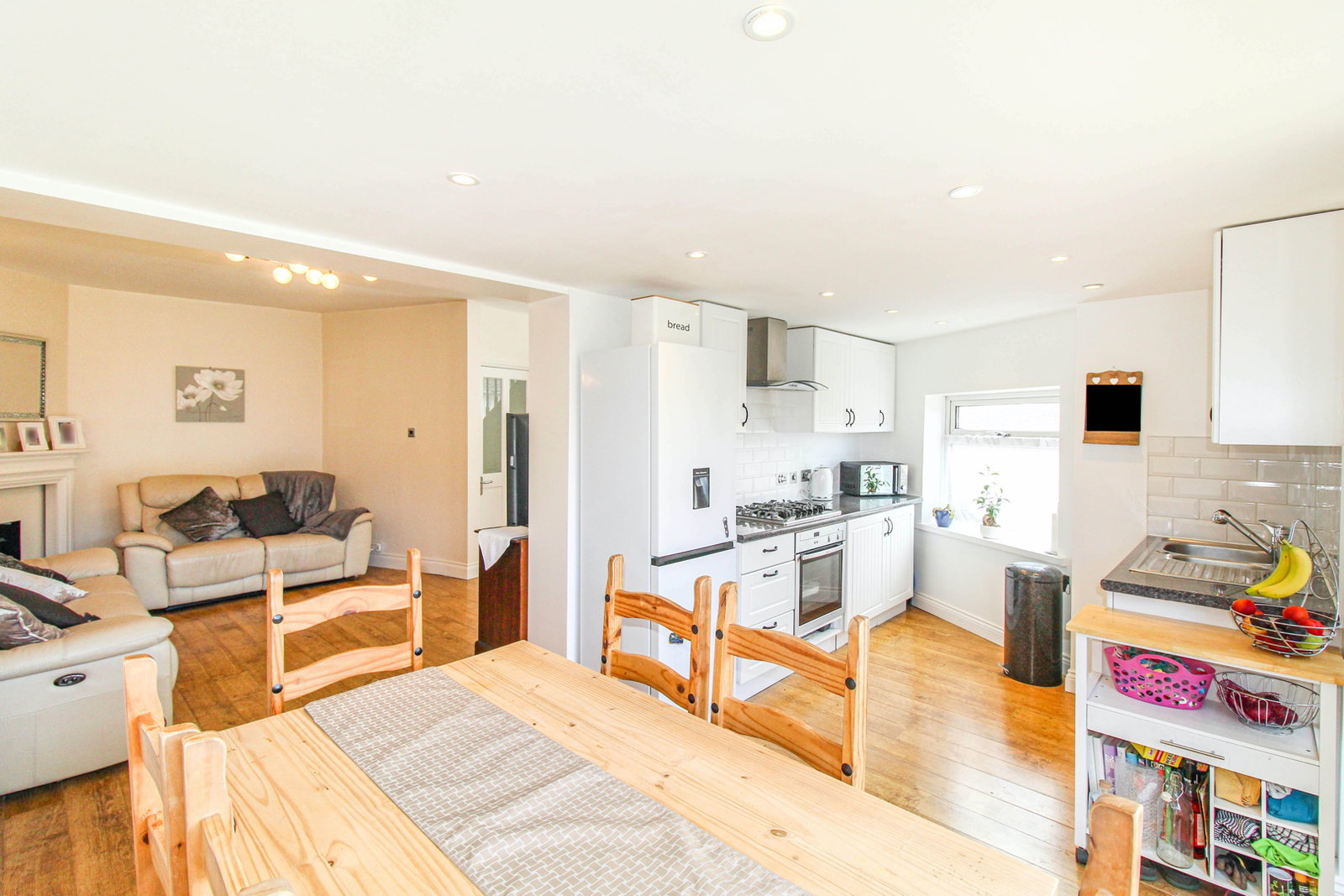 Semi Detached House for sale in Stanford-le-hope, Cloisters, Stanford Le Hope SS17 7EG