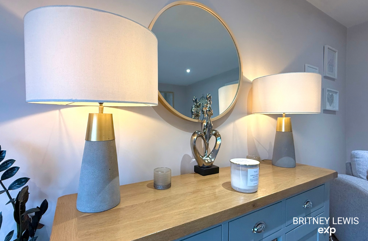 Link Detached House for sale in Burton-on-trent, Goodwood Close, Stretton, Burton-on-Trent