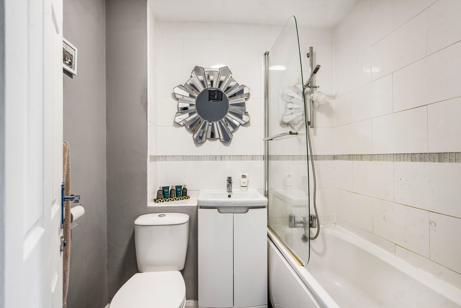 Terraced House for sale in Brackley, Johnson Avenue, Brackley, NN13 6JE