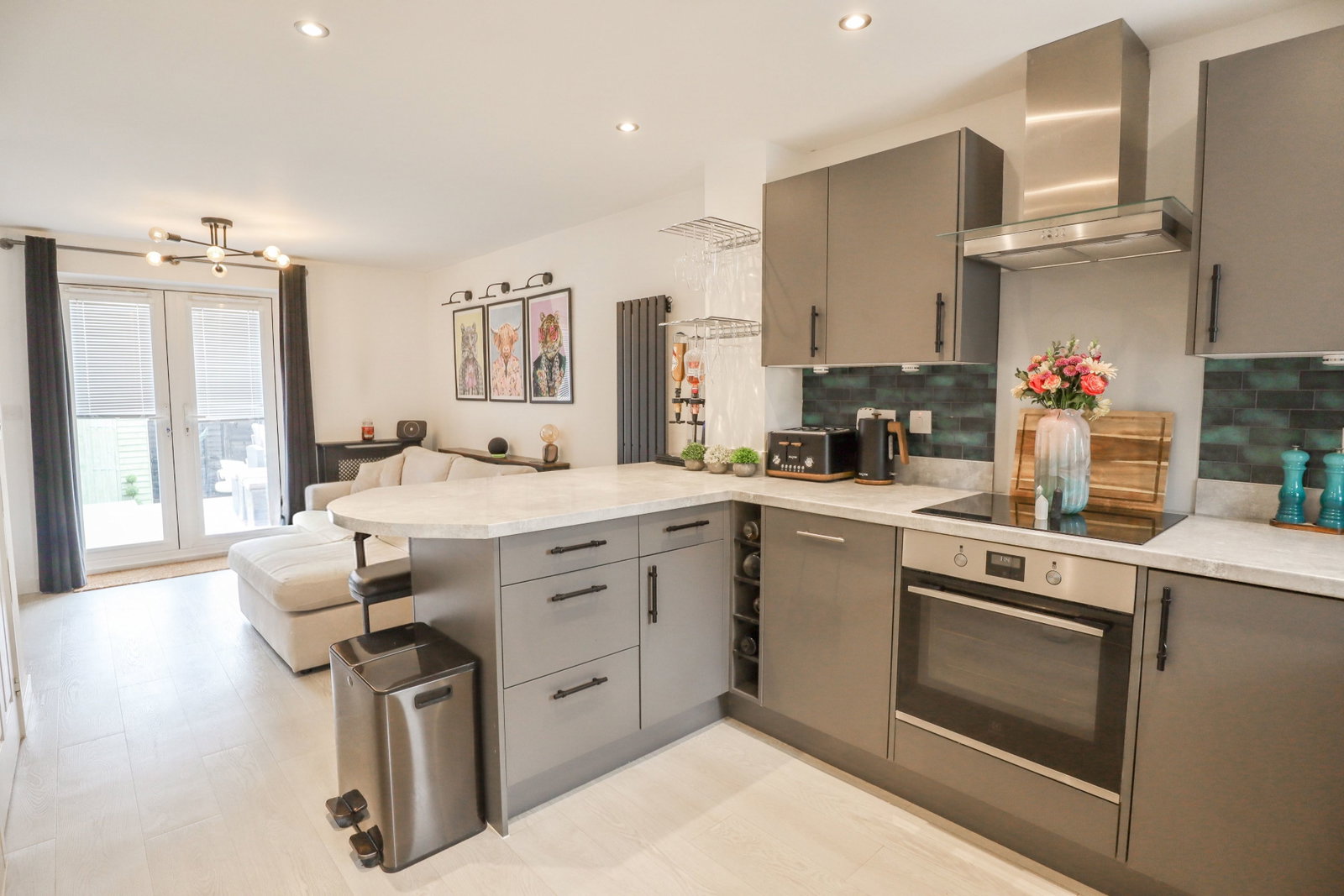 Semi Detached House for sale in Calne, Cavendish Close, Calne