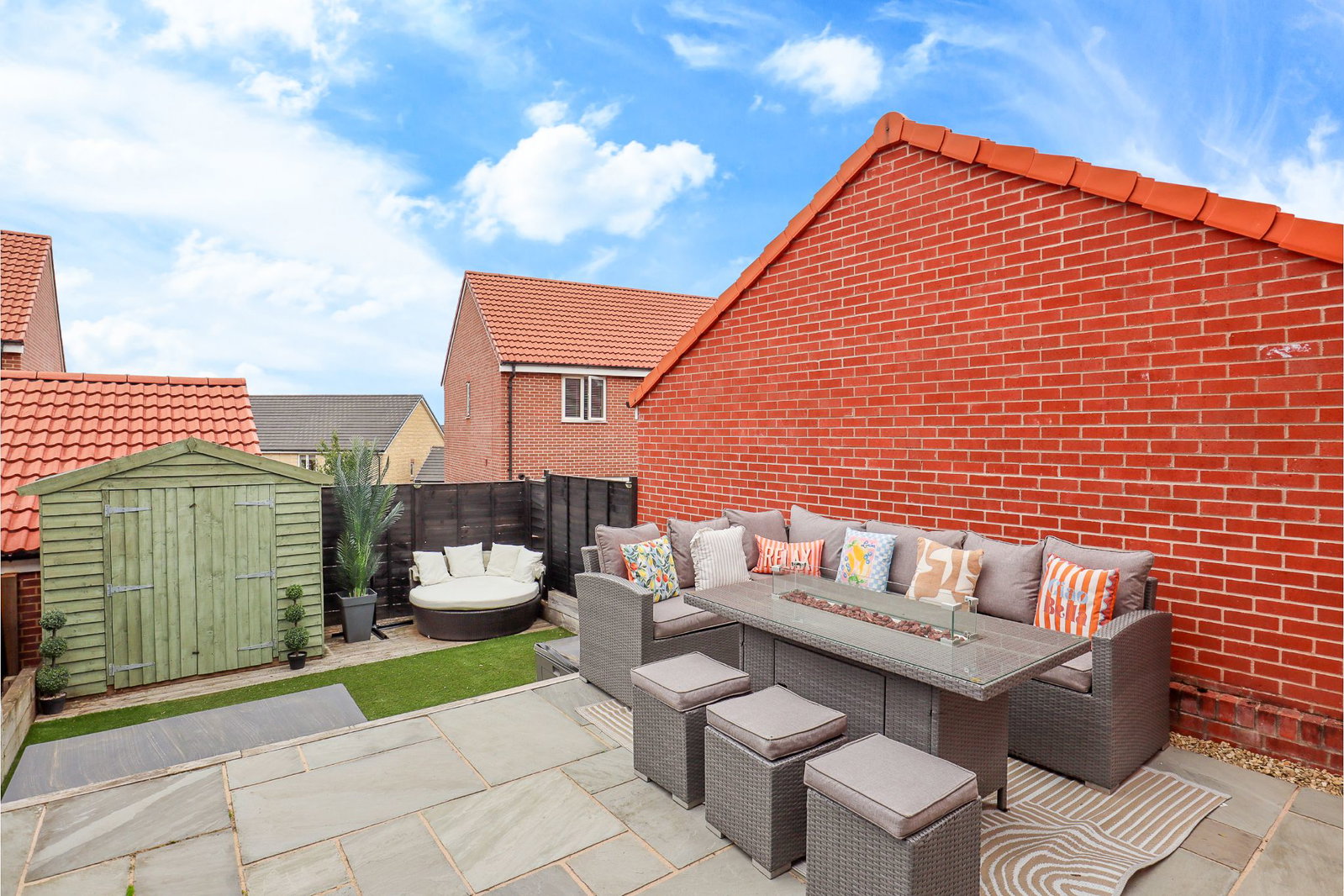 Semi Detached House for sale in Calne, Cavendish Close, Calne