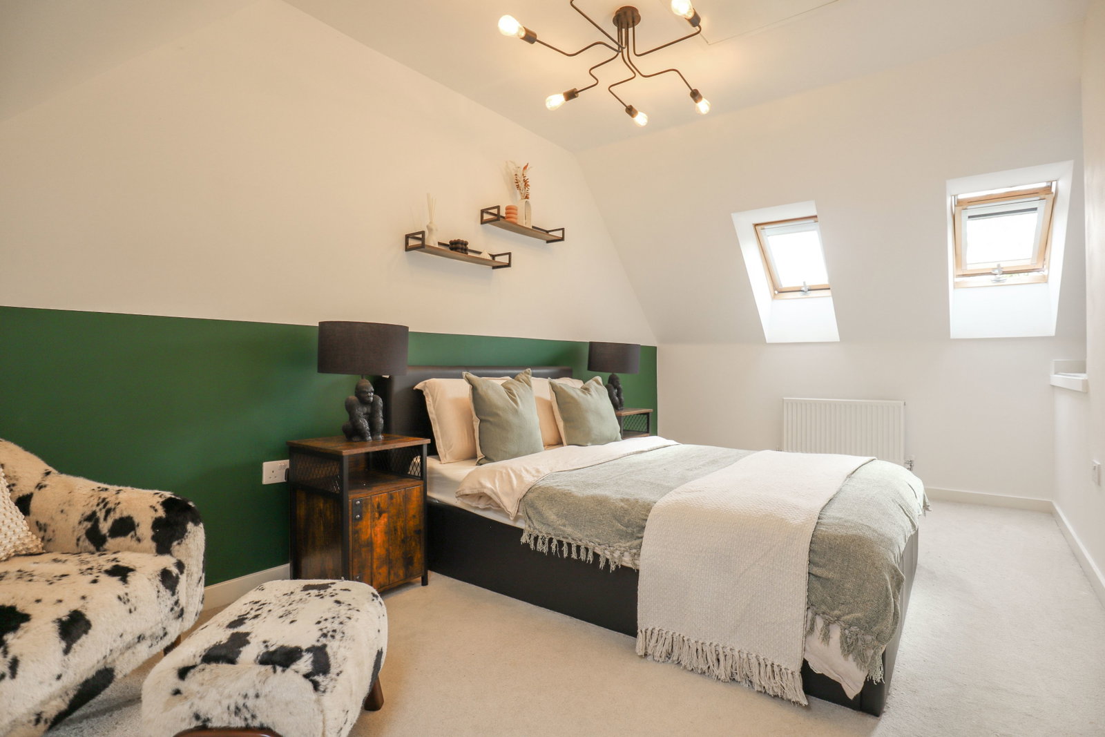 Semi Detached House for sale in Calne, Cavendish Close, Calne