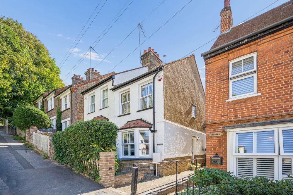 Terraced House for sale in Rickmansworth, North Road, Chorleywood
