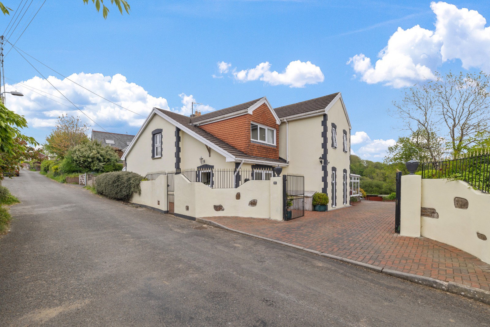 Detached House for sale in Swansea, Heol Myddfai, Felindre, Swansea, West Glamorgan SA5