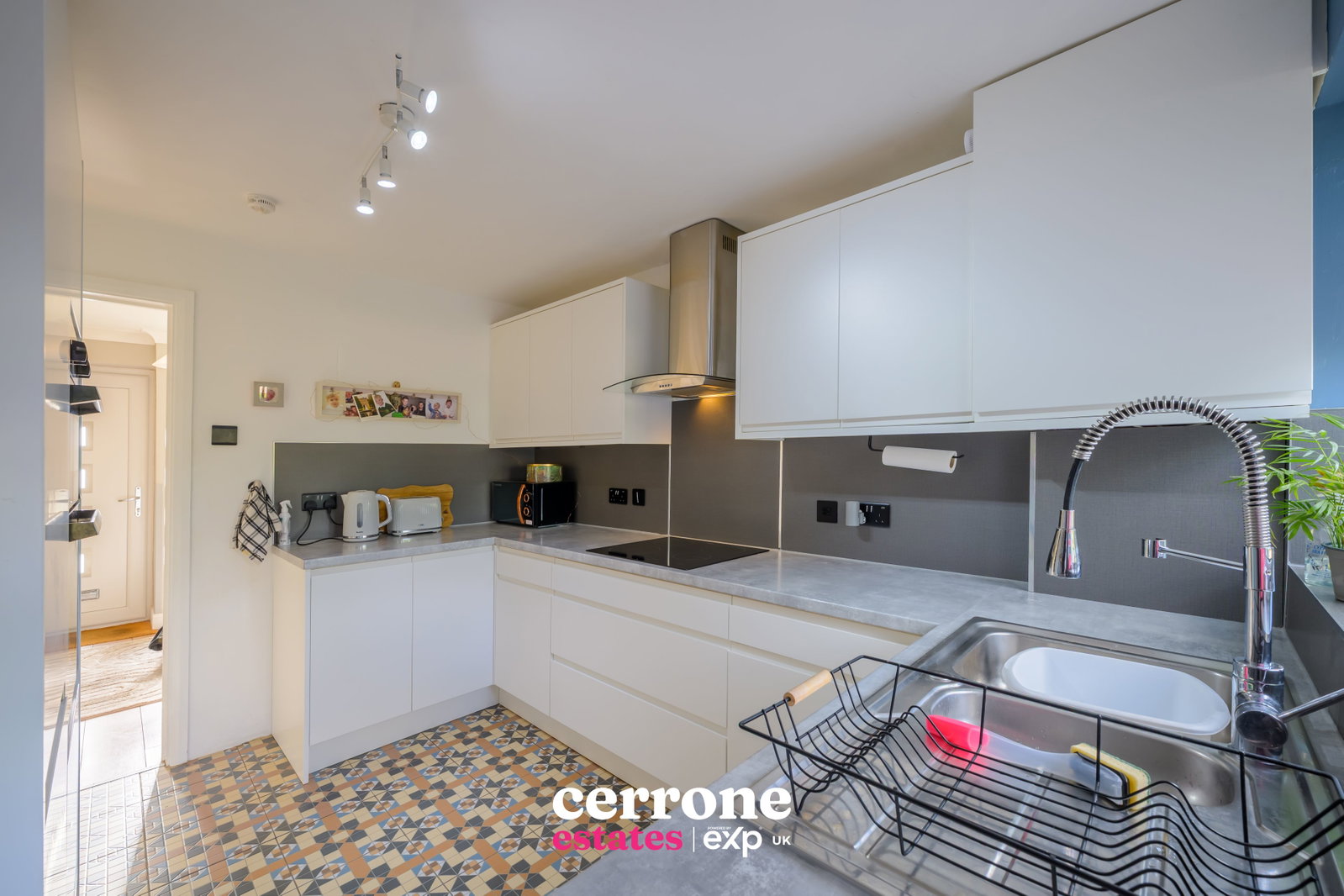 Terraced House for sale in Bromsgrove, Birmingham road, Bromsgrove, B61 0DR, 775 m²