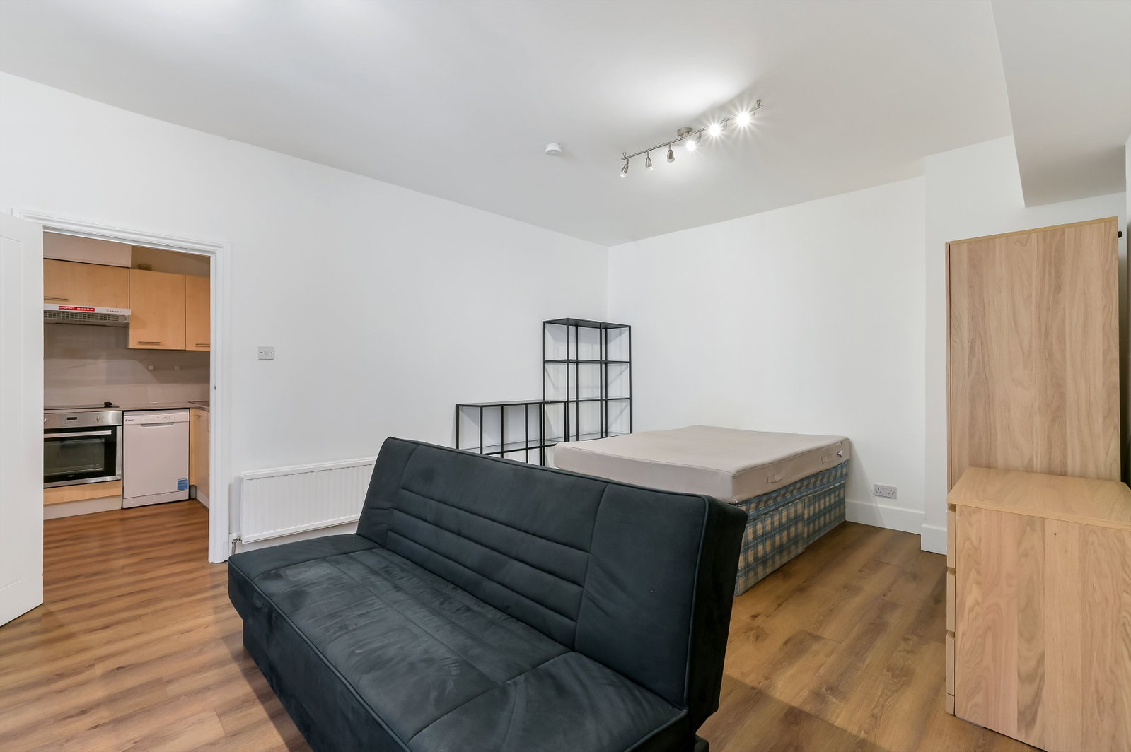 Block Of Flats for sale in London, Warwick Road, London, SW5 9EZ