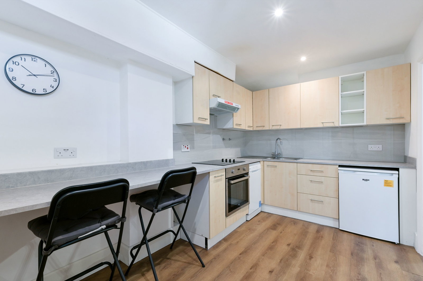 Block Of Flats for sale in London, Warwick Road, London, SW5 9EZ