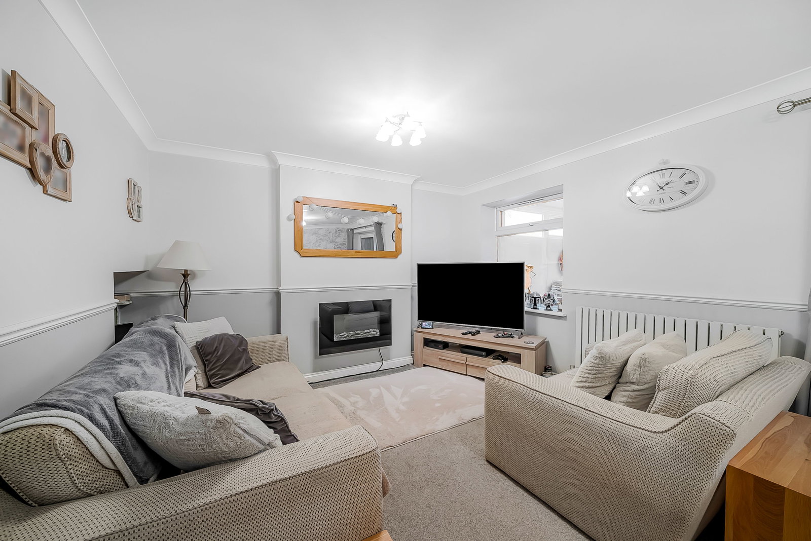 Terraced House for sale in Hemel Hempstead, Vicarage Close, Boxmoor, Hemel Hempstead, HP1, 1201 m²