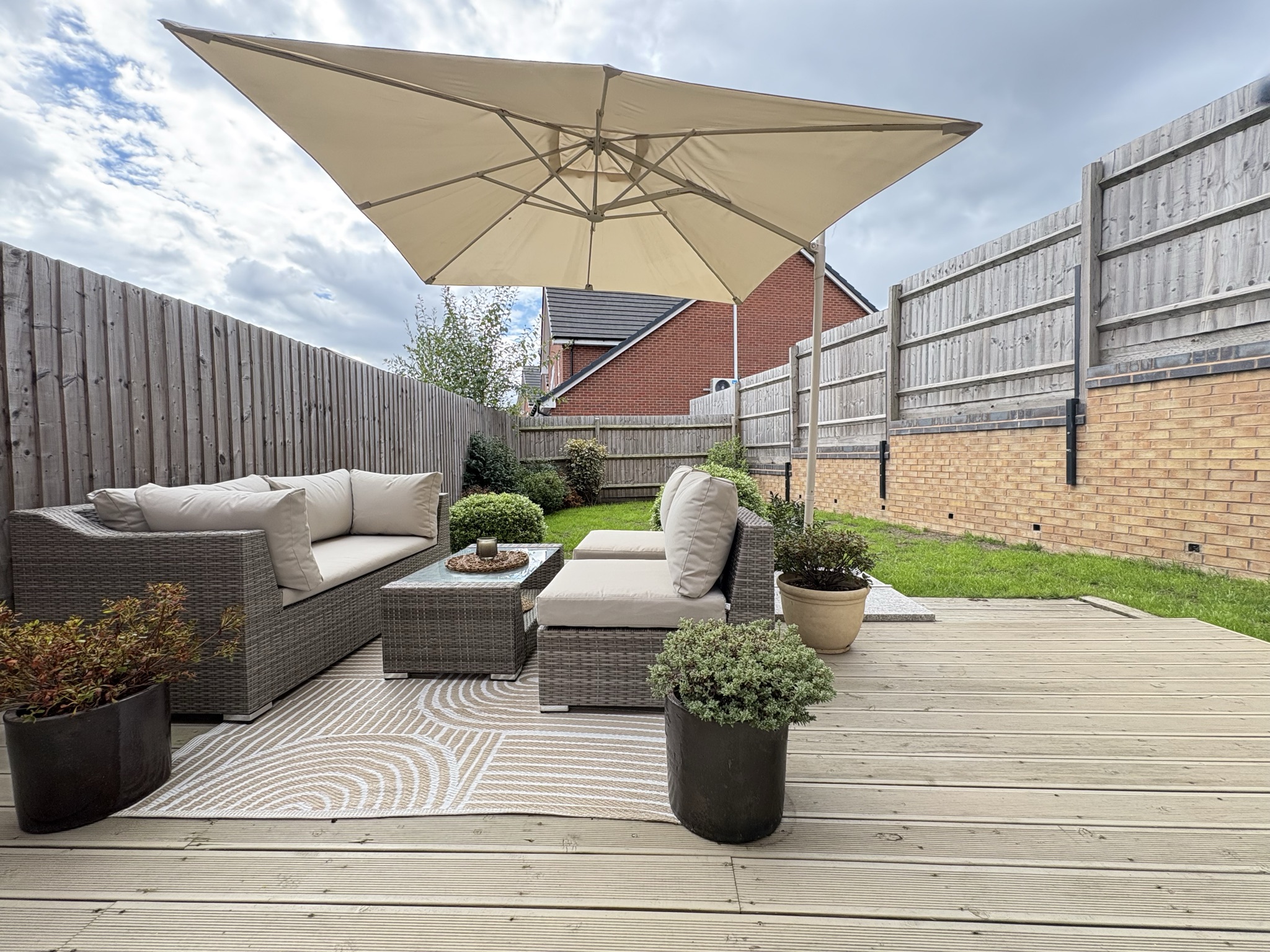 Semi Detached House for sale in Cannock, Lewis Court, Deer's Rise, Hednesford, Cannock, Staffordshire, WS12 4XJ