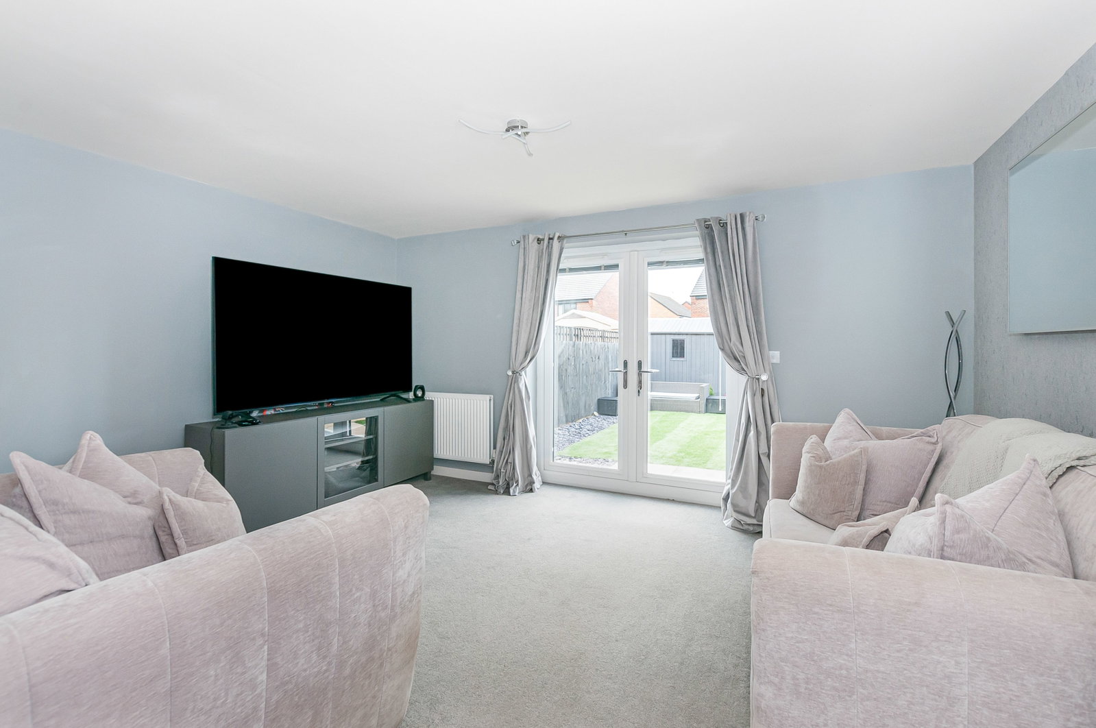 Semi Detached House for sale in Hull, Richmond Lane, Kingswood, Hull, East Riding of Yorkshire, HU7 3JZ