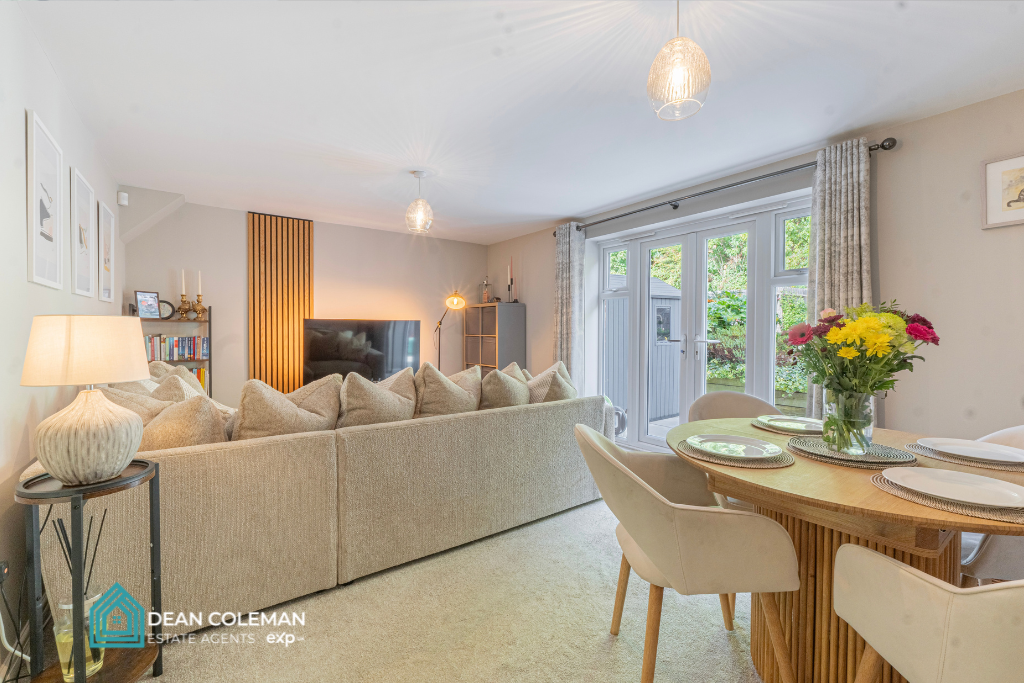 Semi Detached House for sale in Birmingham, Hawker Close, Longbridge, B31 2GU, 962 m²
