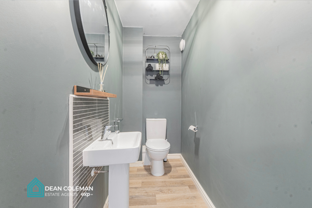 Semi Detached House for sale in Birmingham, Hawker Close, Longbridge, B31 2GU, 962 m²