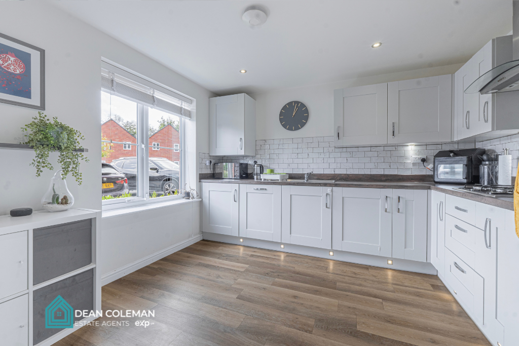Semi Detached House for sale in Birmingham, Hawker Close, Longbridge, B31 2GU, 962 m²