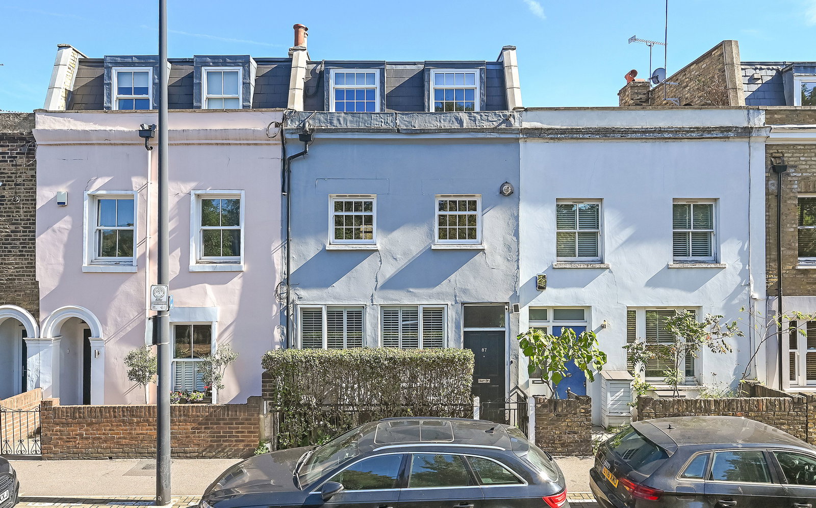 Apartment for sale in London, Latchmere Road, Battersea, SW11, 390 m²