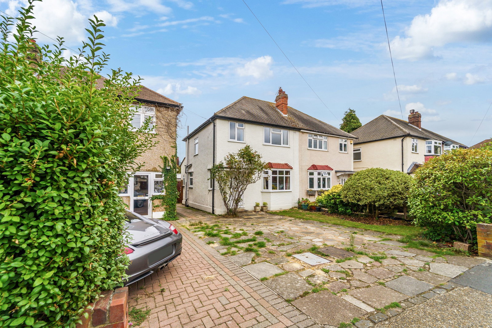 Semi Detached House for sale in Epsom, Oakhurst Road, Epsom, KT19 9SF, 1131 m²