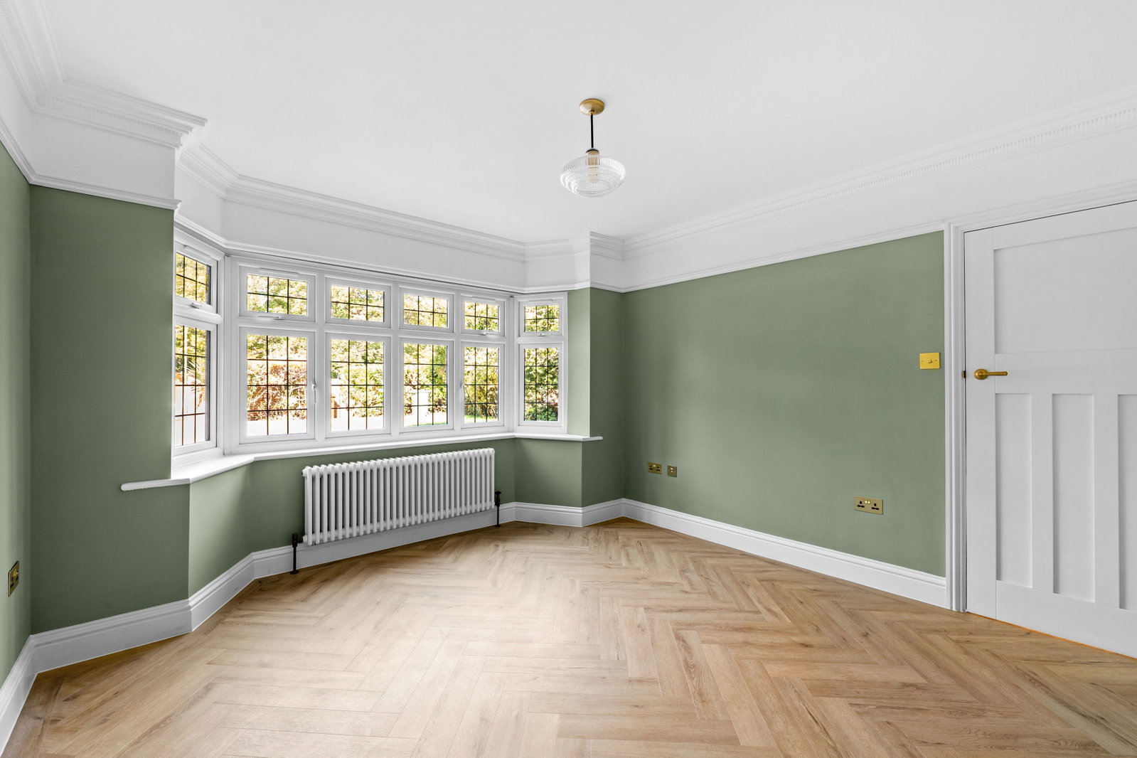 Detached House for sale in Epsom, Longdown Lane South, Epsom, Surrey, KT17 4JJ, 2169 m²