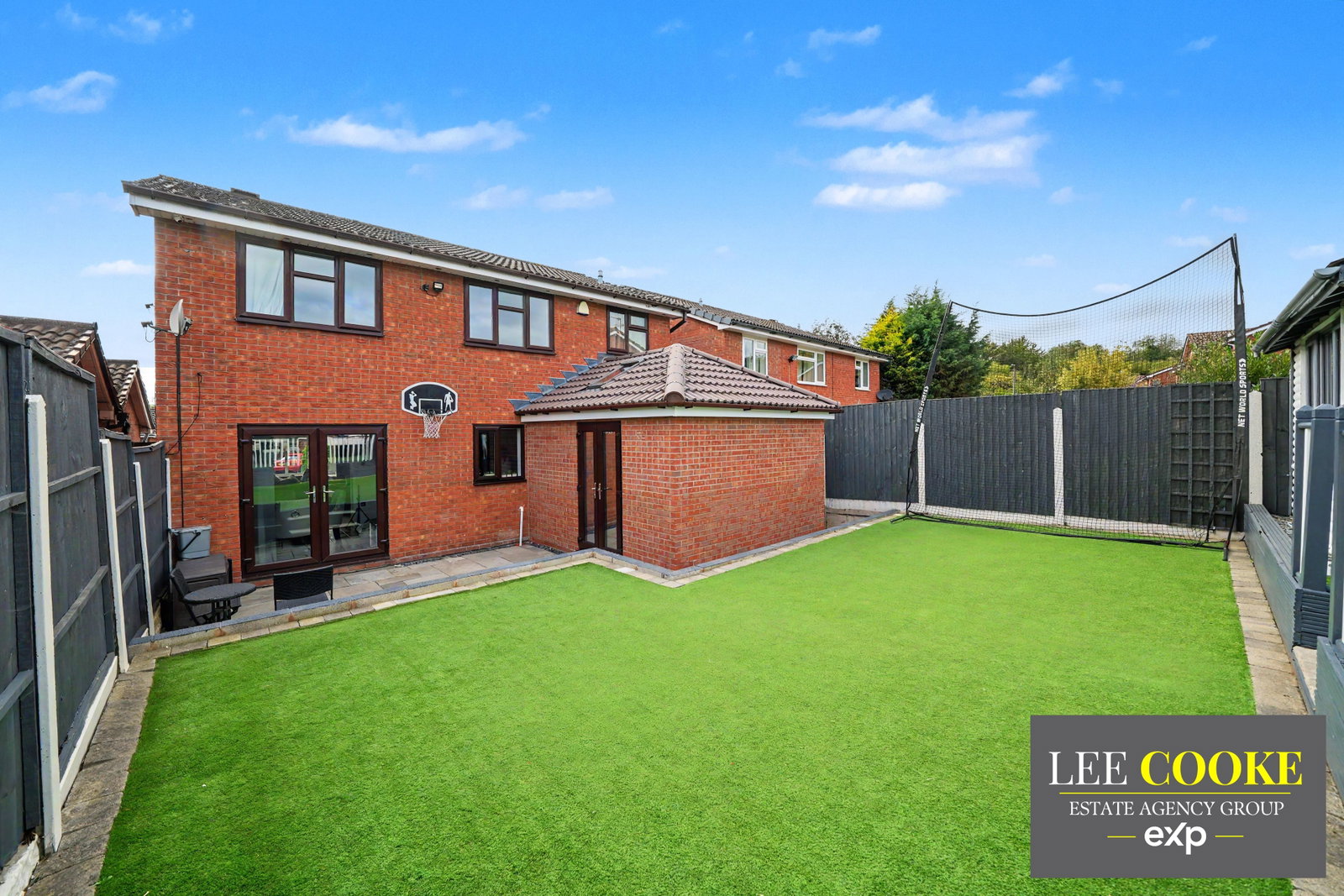 Detached House for sale in Cannock, St. Pauls Close, Heath Hayes, Cannock, WS11 7YW