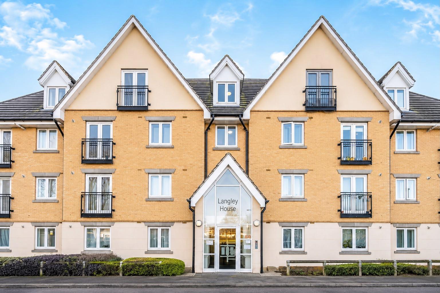 Flat for sale in Hounslow, Beavers Lane, Hounslow, TW4 6ES