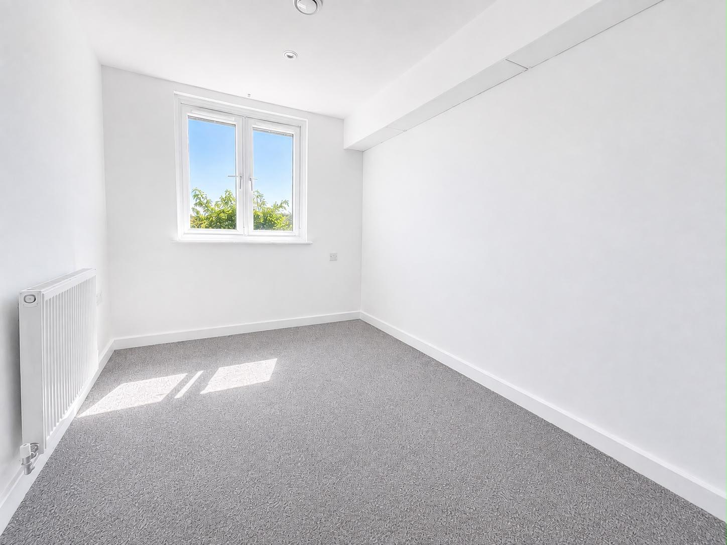Flat for sale in Hounslow, Beavers Lane, Hounslow, TW4 6ES