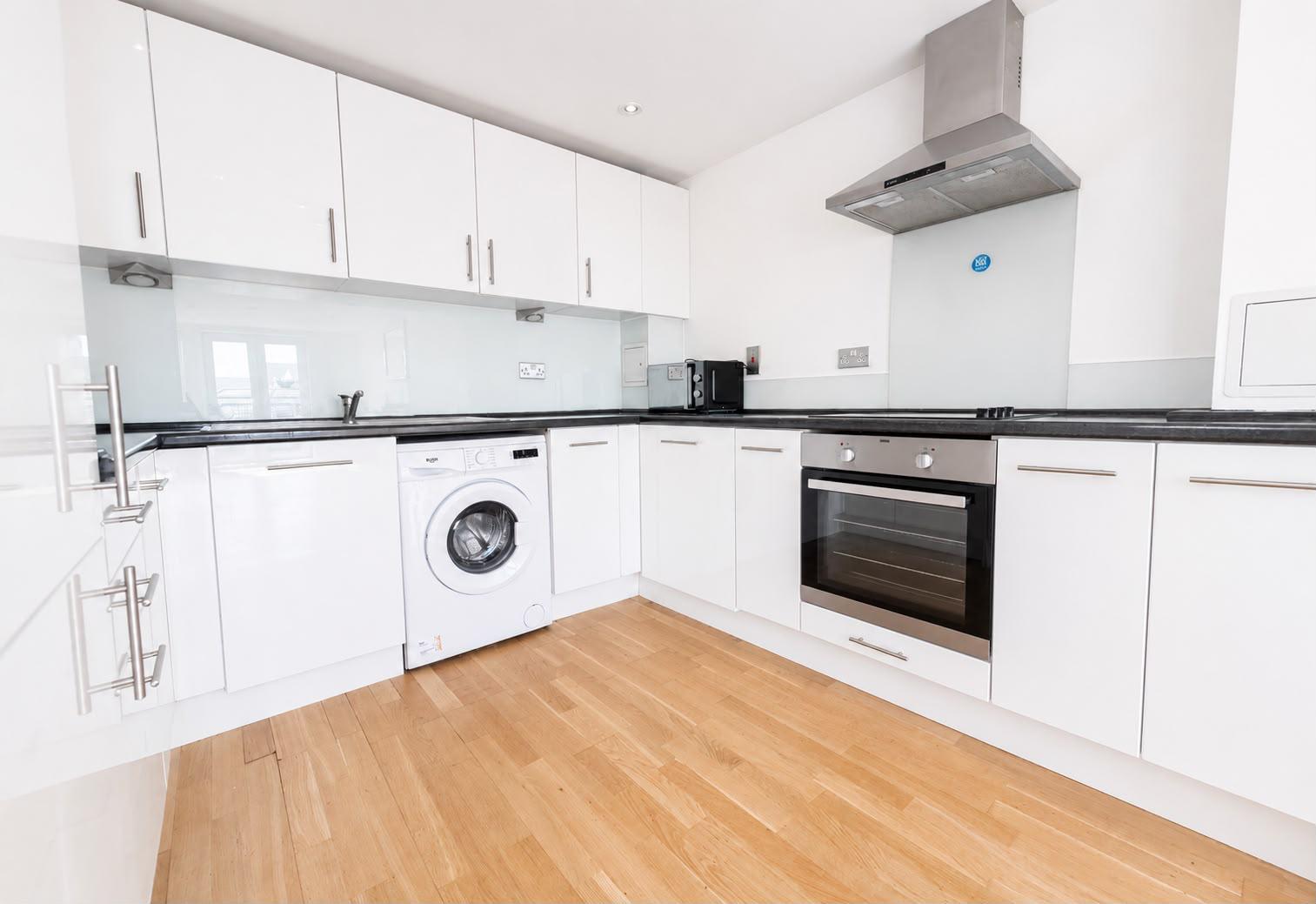 Flat for sale in Hounslow, Beavers Lane, Hounslow, TW4 6ES