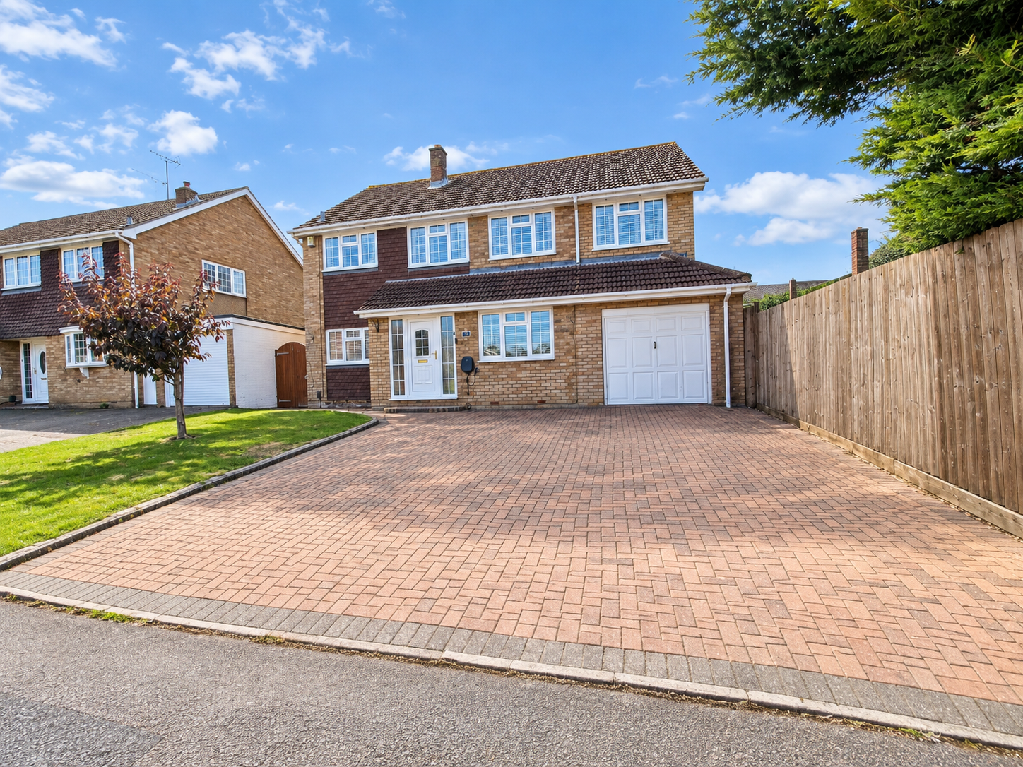 Detached House for sale in Dunstable, Lowther Road, Dunstable, LU6 3LH