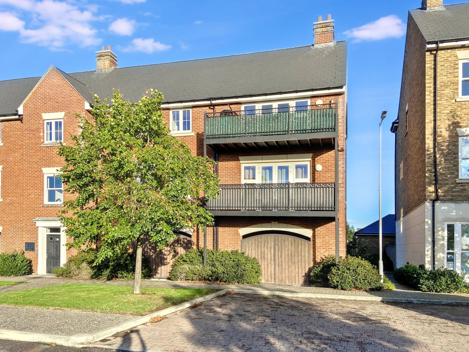 Flat for sale in Ashford, Finberry, Ashford, Kent, TN25 7FR, 743 m²